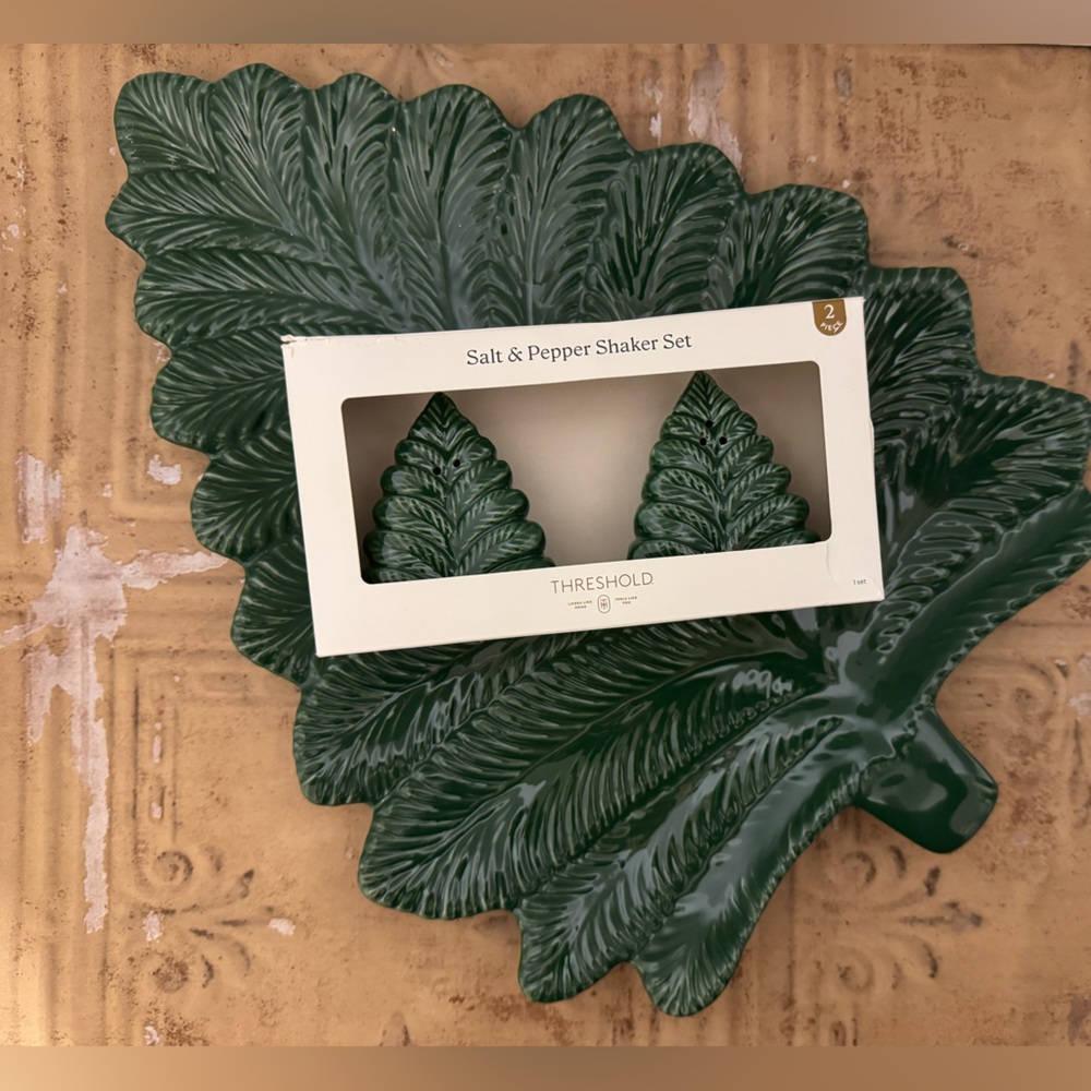 Threshold Tree Stoneware Platter with salt & pepper set
3 sets available